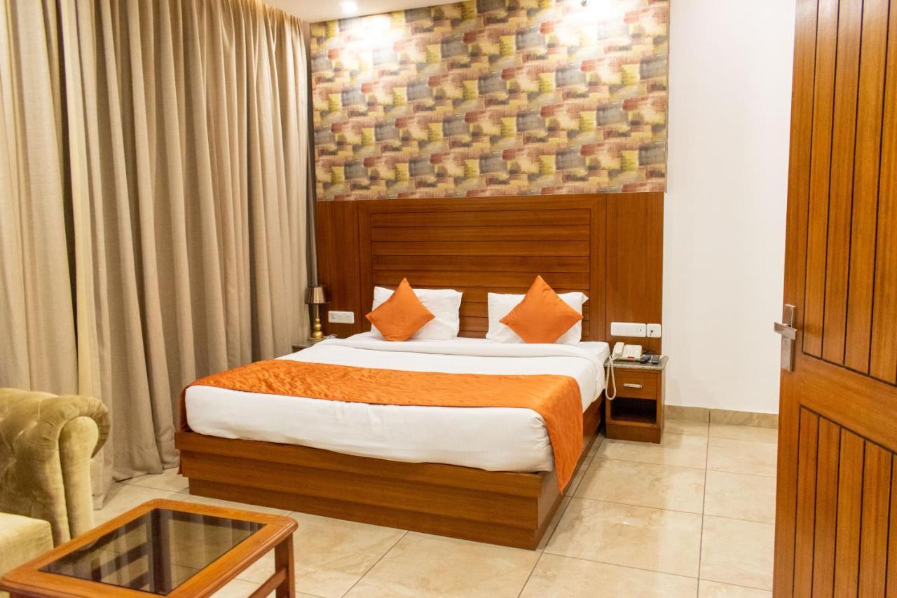 Grand Hotel Nawanshahr Nawāshahr Extérieur photo