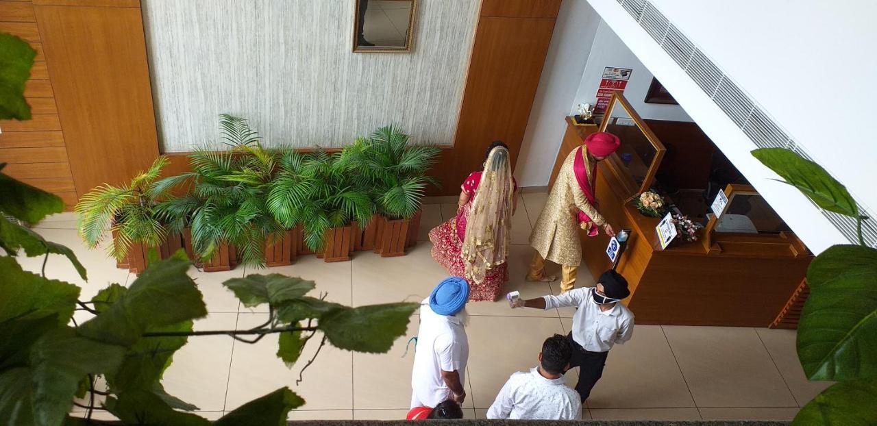 Grand Hotel Nawanshahr Nawāshahr Extérieur photo