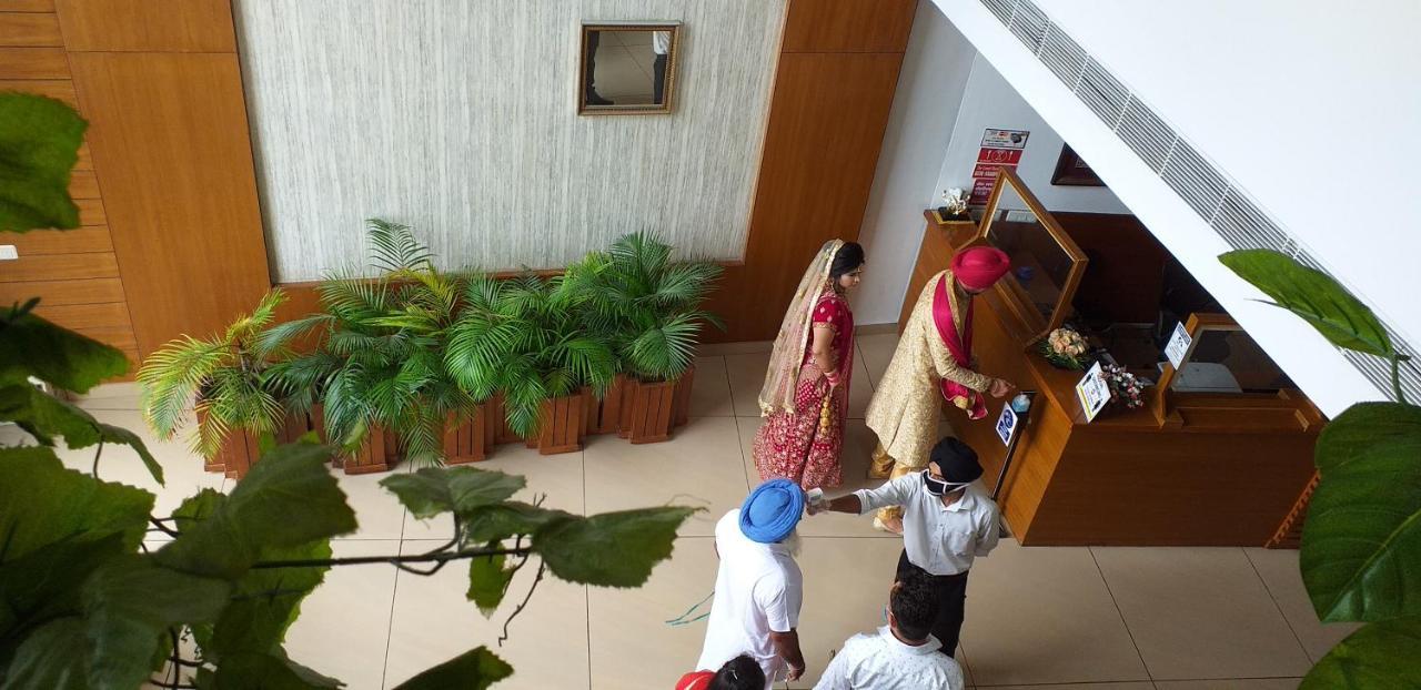 Grand Hotel Nawanshahr Nawāshahr Extérieur photo