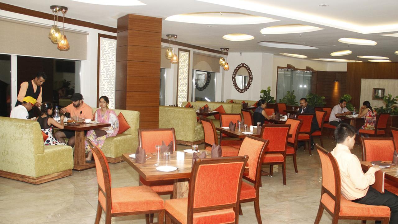 Grand Hotel Nawanshahr Nawāshahr Extérieur photo