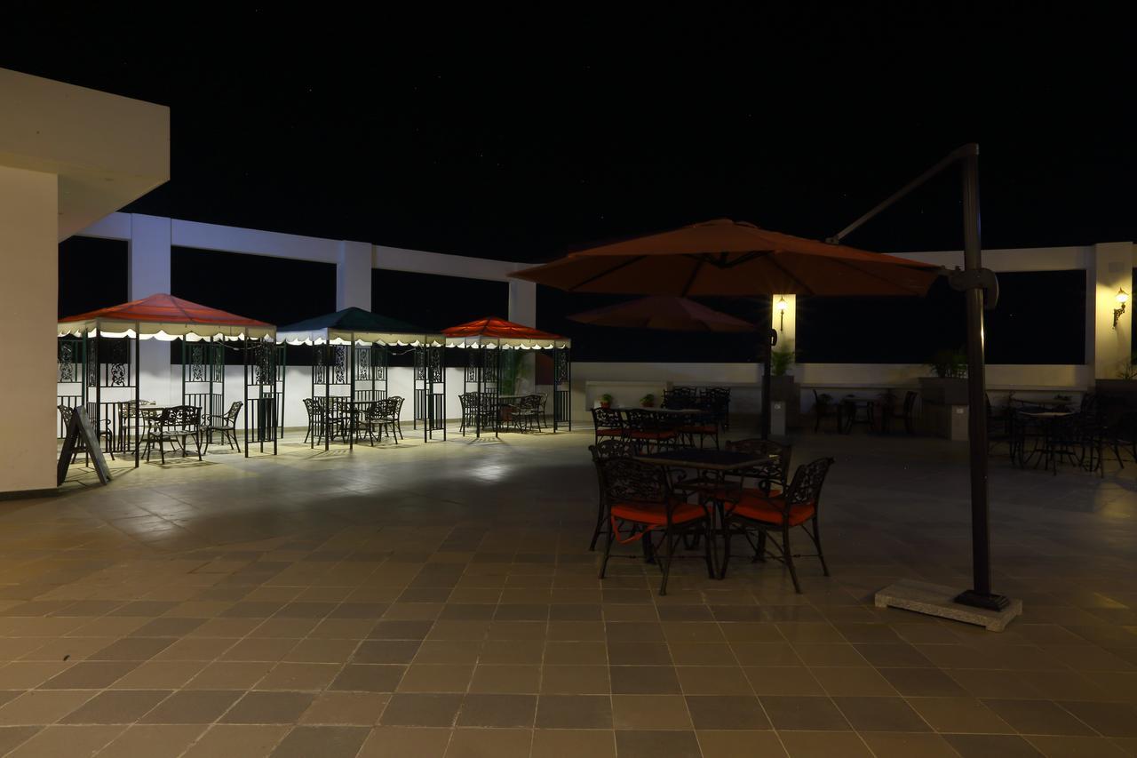 Grand Hotel Nawanshahr Nawāshahr Extérieur photo