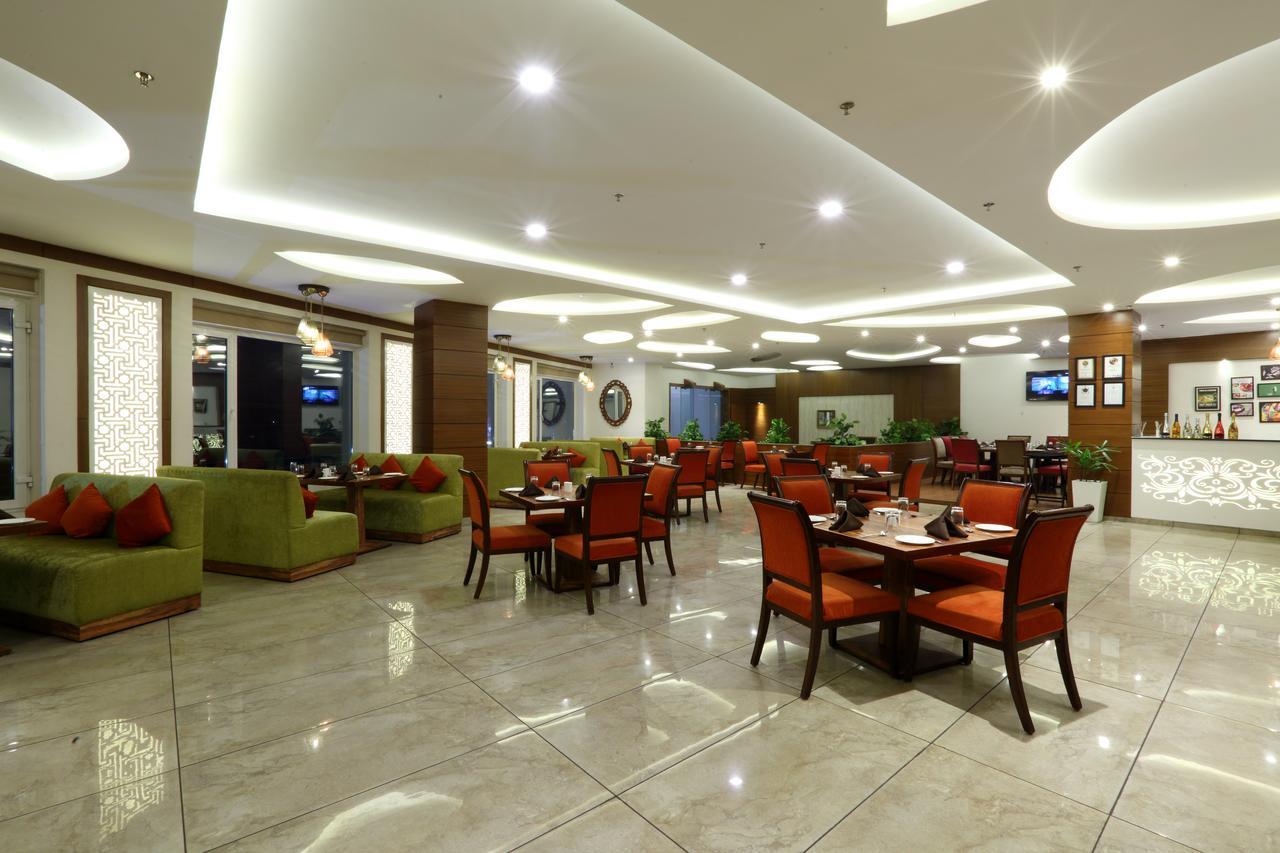 Grand Hotel Nawanshahr Nawāshahr Extérieur photo