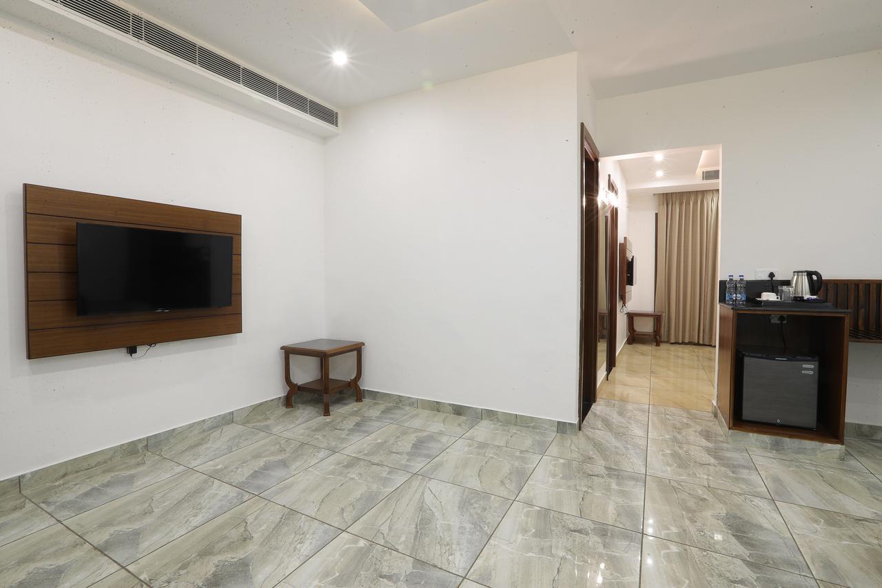 Grand Hotel Nawanshahr Nawāshahr Extérieur photo