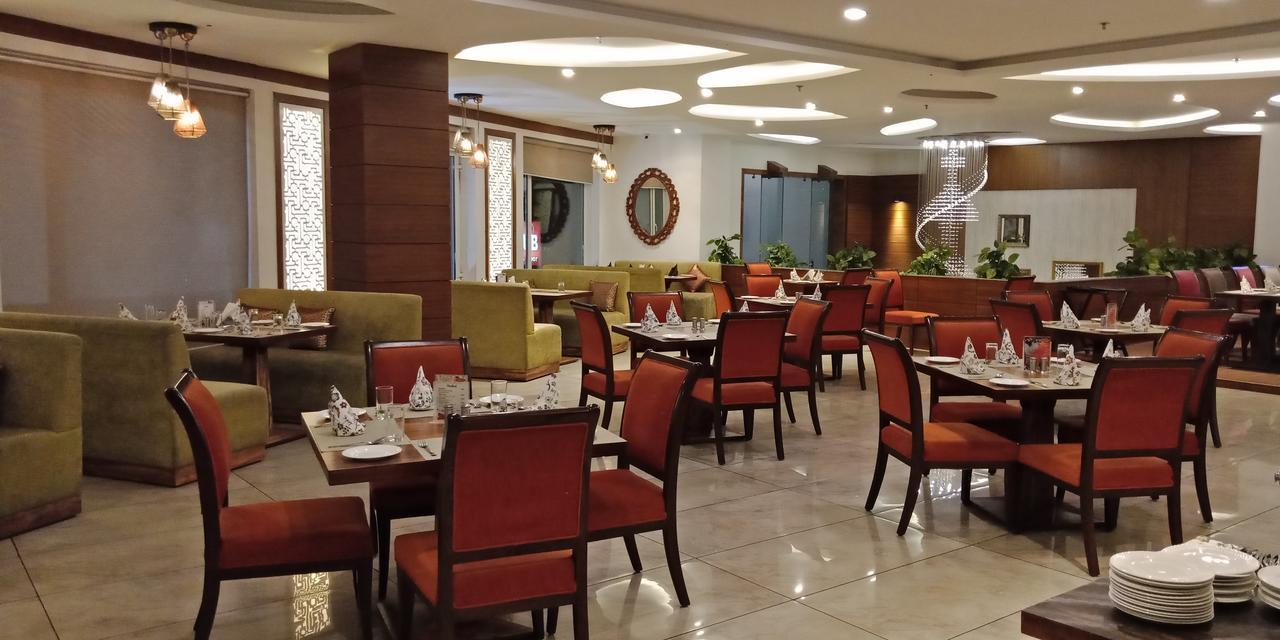 Grand Hotel Nawanshahr Nawāshahr Extérieur photo