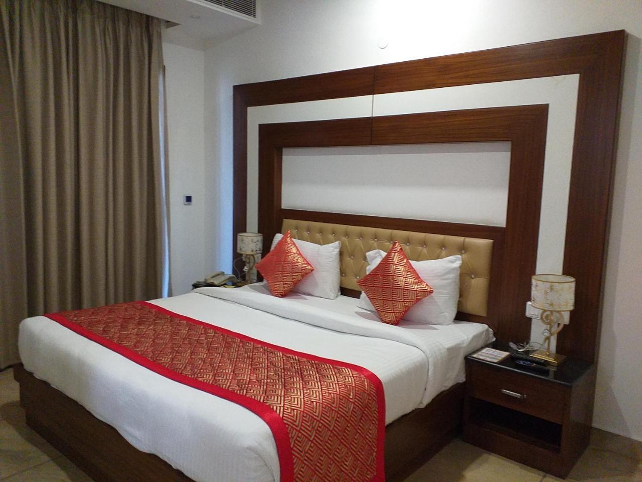 Grand Hotel Nawanshahr Nawāshahr Extérieur photo