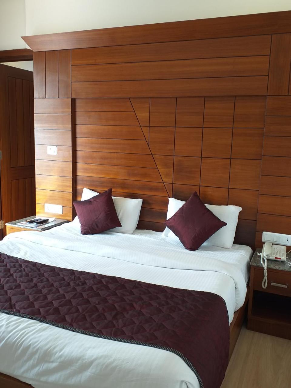 Grand Hotel Nawanshahr Nawāshahr Extérieur photo