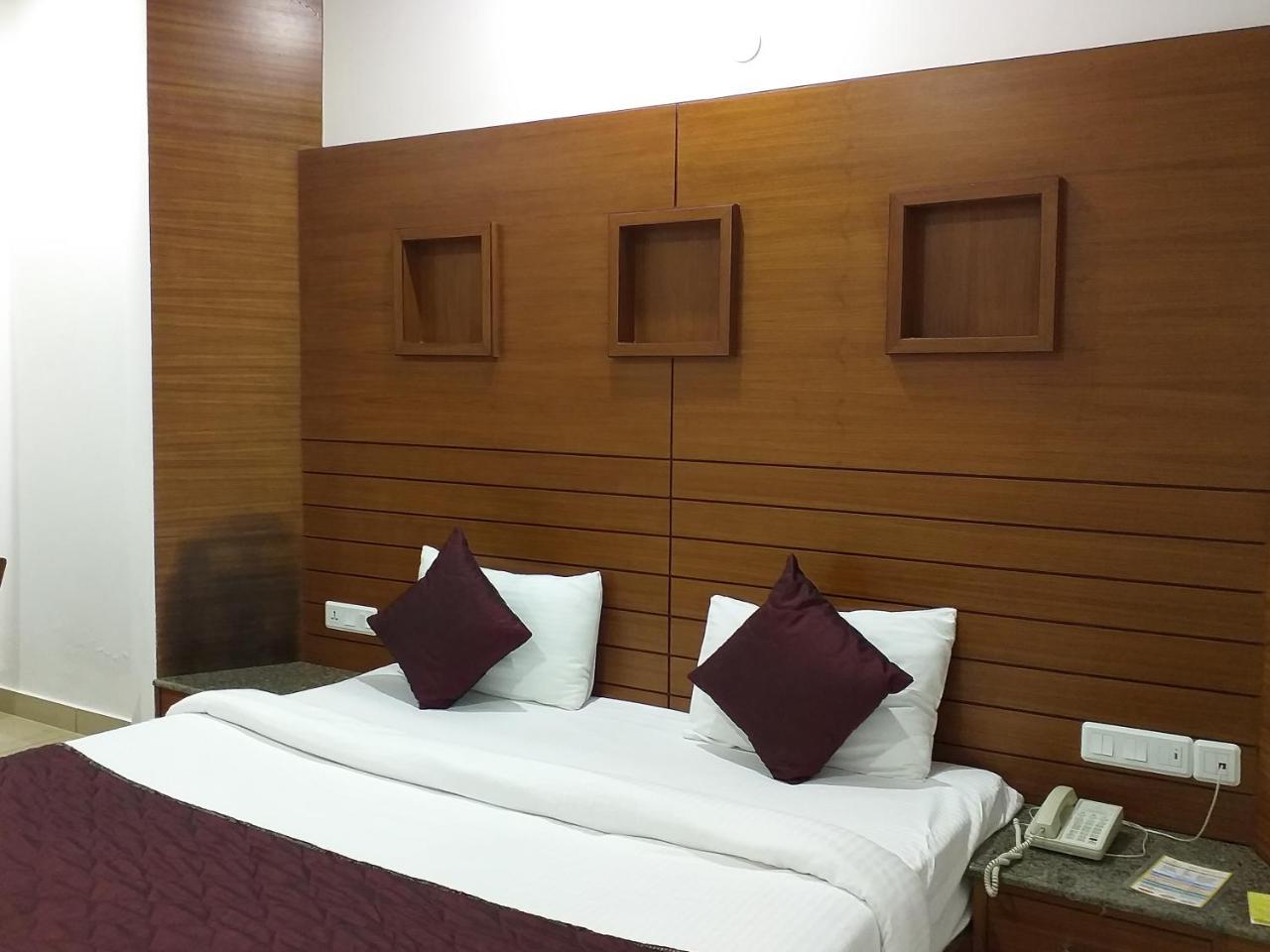 Grand Hotel Nawanshahr Nawāshahr Extérieur photo