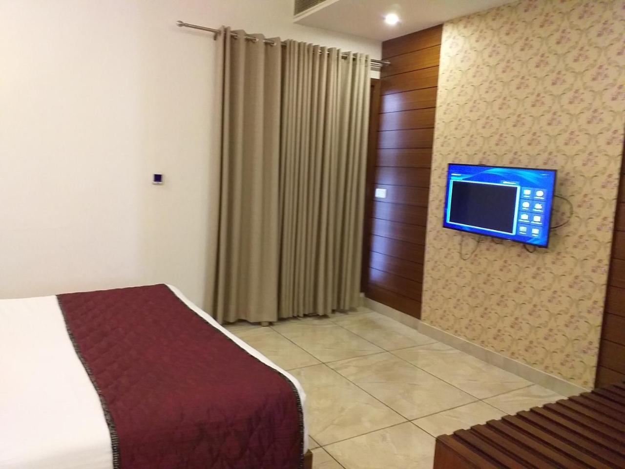 Grand Hotel Nawanshahr Nawāshahr Extérieur photo