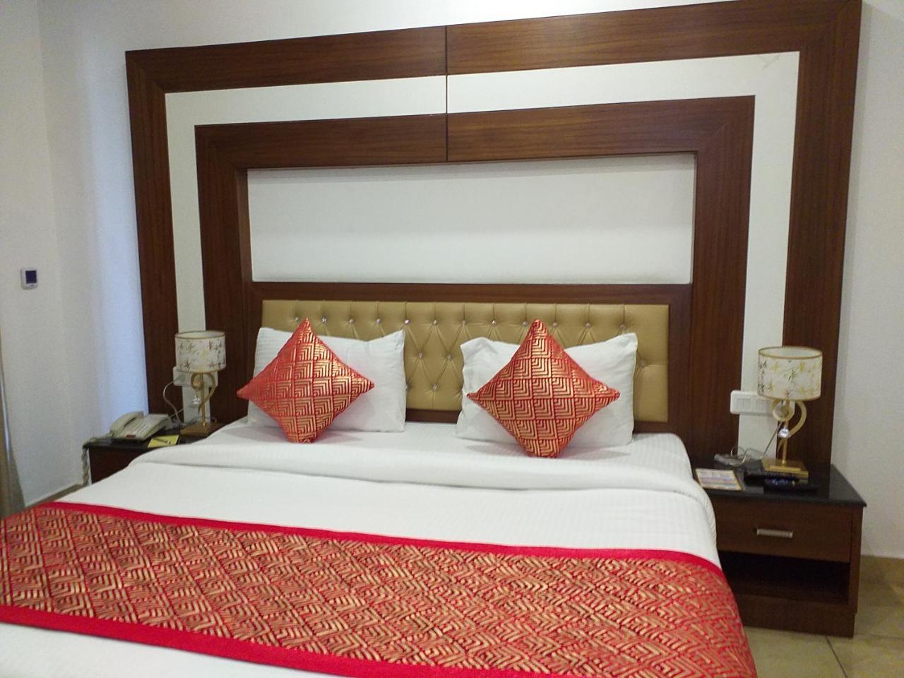 Grand Hotel Nawanshahr Nawāshahr Extérieur photo